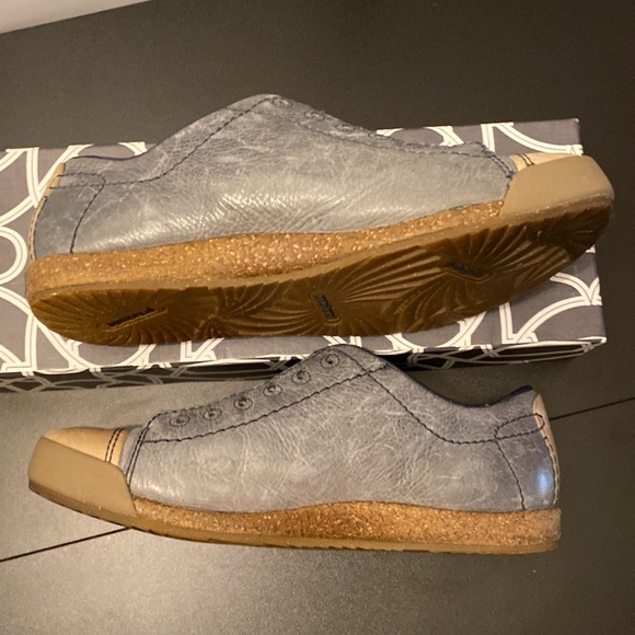 Patagonia Vintage Women’s Corridor Winter Sky Performance Footwear Size 7 - Picture 10 of 10